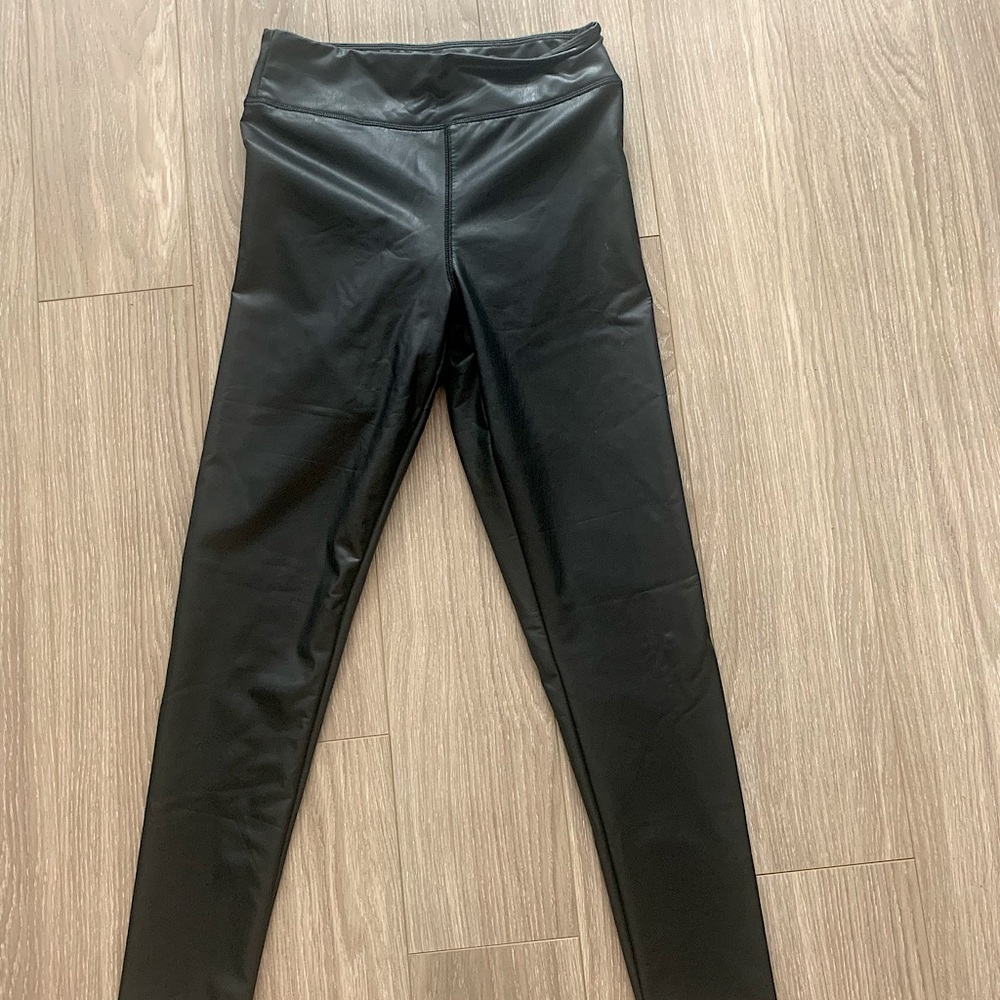 Never worn FAUX LEATHER LEGGINGS